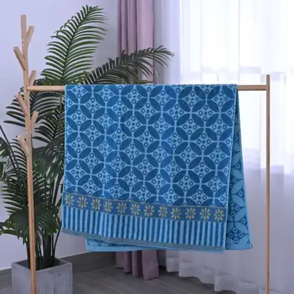 HOMESMART Bundle of 2 Bath/Beach Towel in Blue - Picture 2 of 16